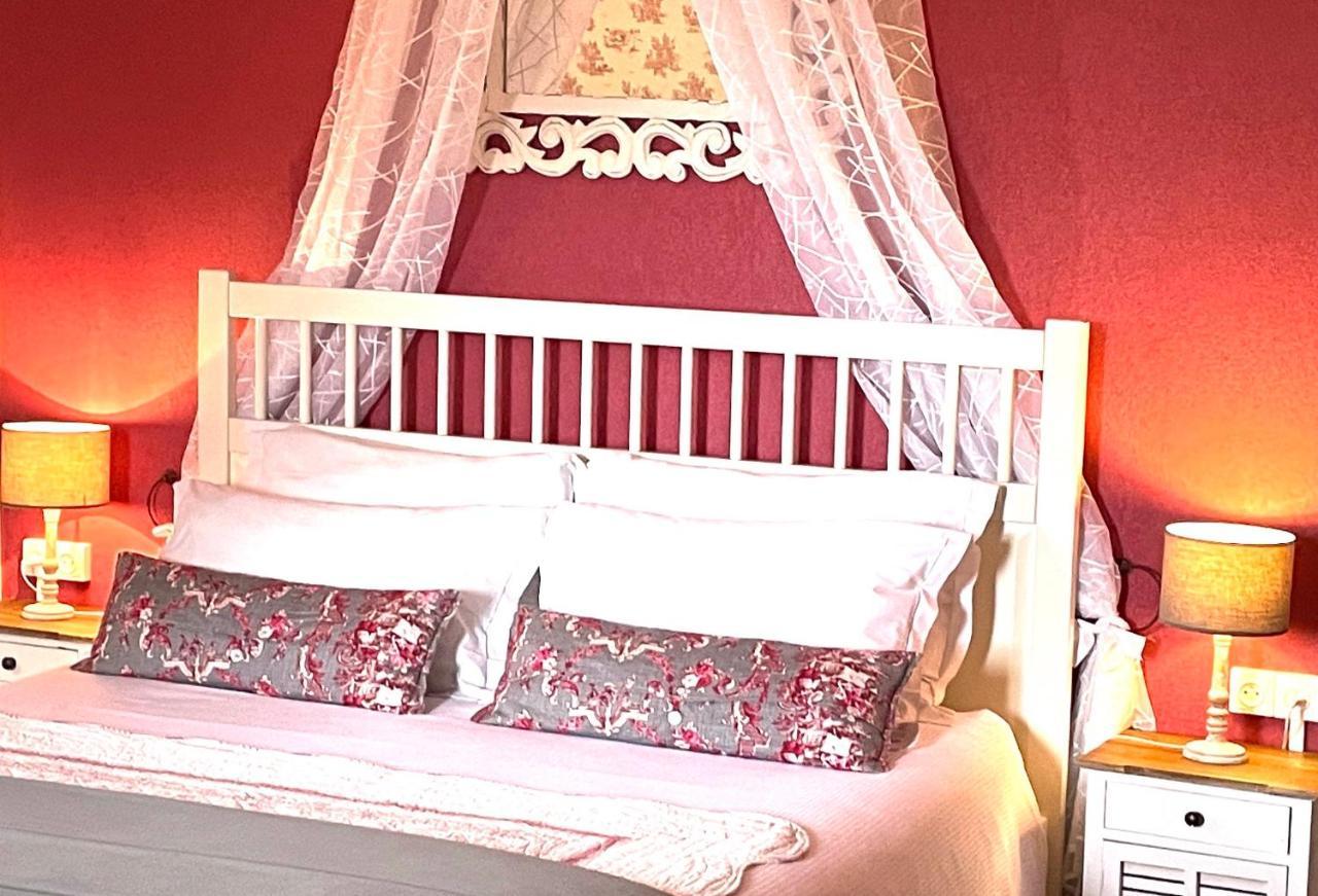 بوزاوغيس Maison D'Hotes Et Gites La Chouannerie A Cote Du Parc Du Puy Dufou المظهر الخارجي الصورة