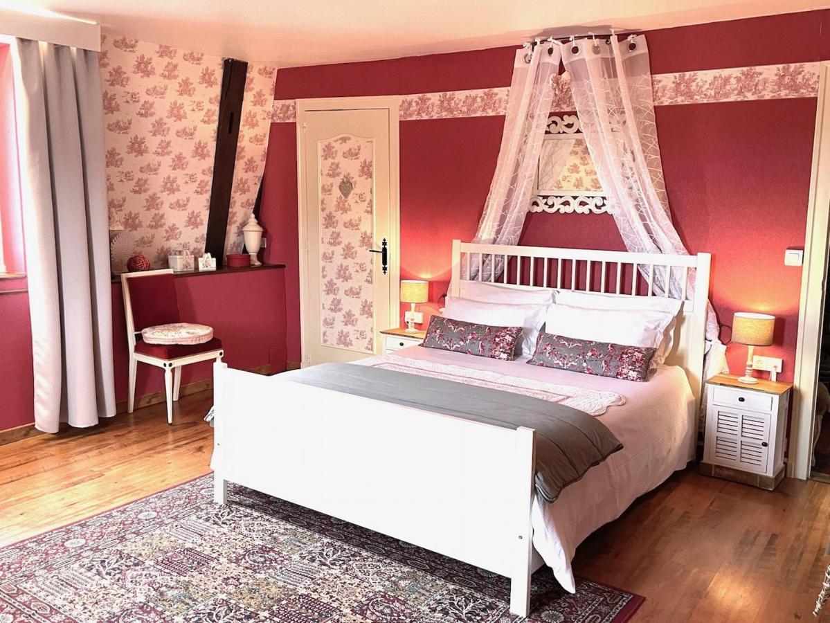 بوزاوغيس Maison D'Hotes Et Gites La Chouannerie A Cote Du Parc Du Puy Dufou المظهر الخارجي الصورة