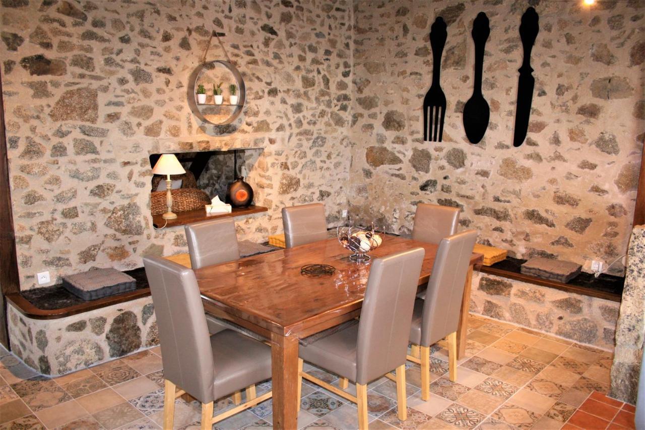 بوزاوغيس Maison D'Hotes Et Gites La Chouannerie A Cote Du Parc Du Puy Dufou المظهر الخارجي الصورة